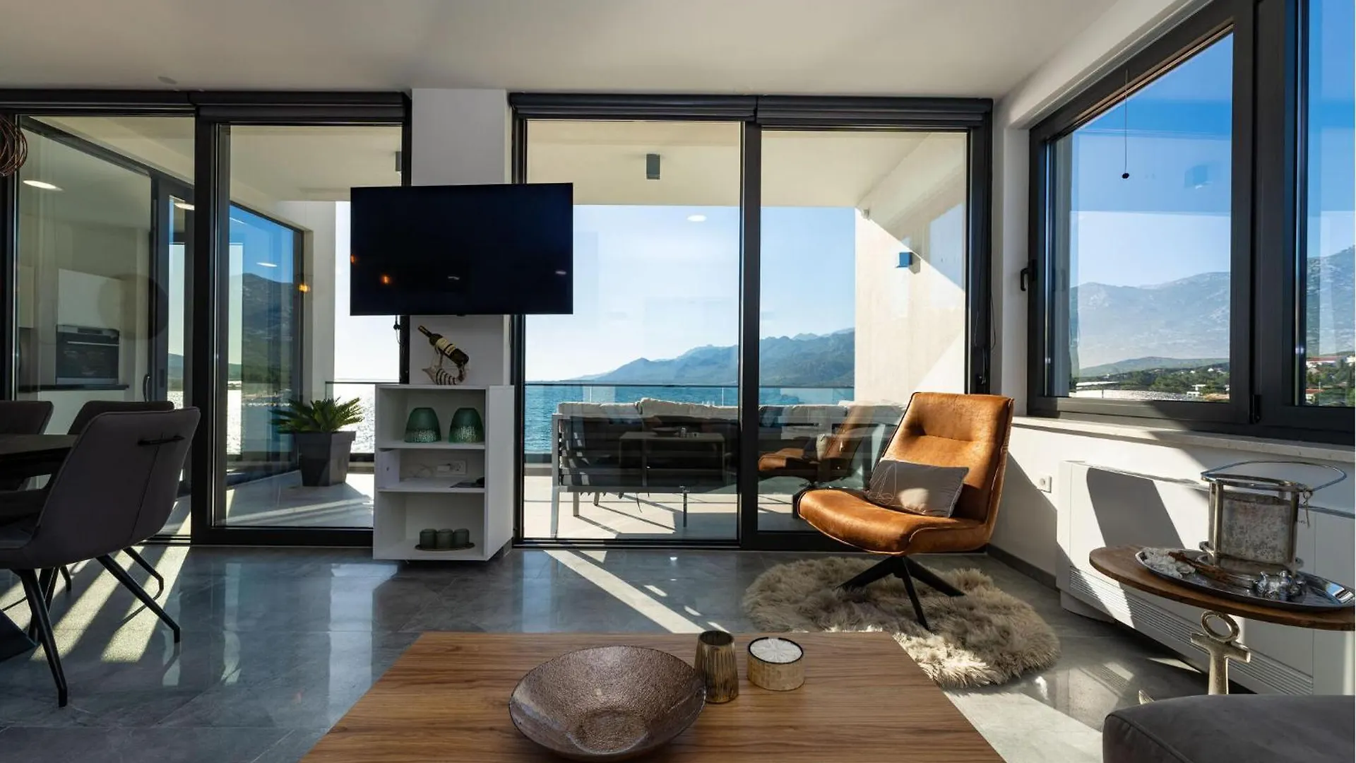 2 Bedroom Beautiful Apartment In Rovanjska
