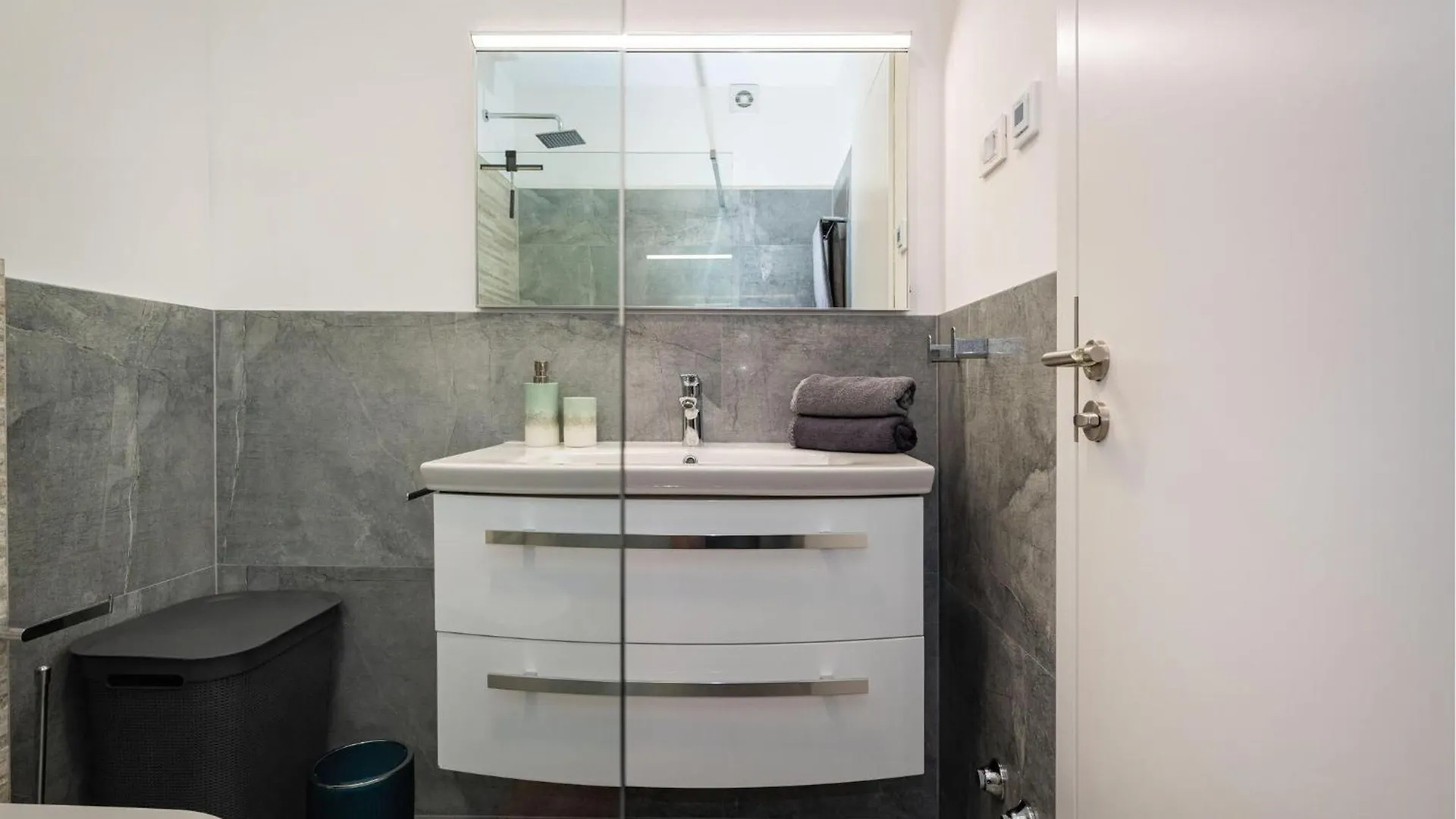 2 Bedroom Beautiful Apartment In Rovanjska Croazia