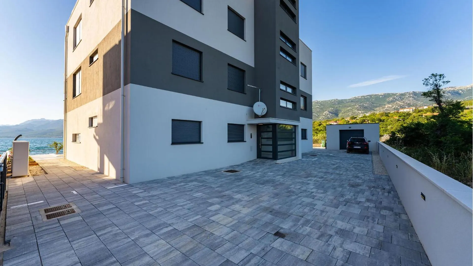 2 Bedroom Beautiful Apartment In Rovanjska Croatie