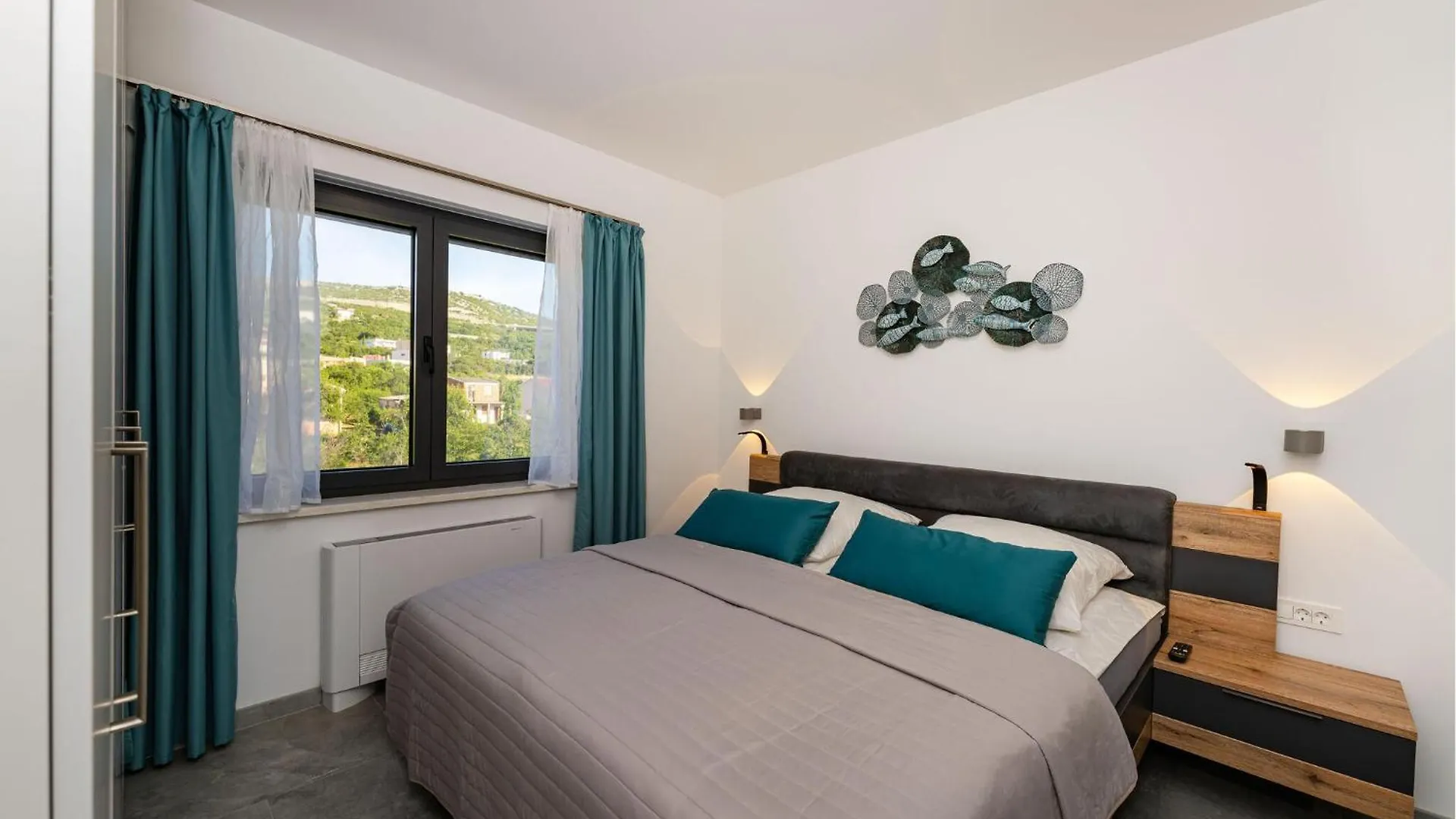 2 Bedroom Beautiful Apartment In Rovanjska 0*,