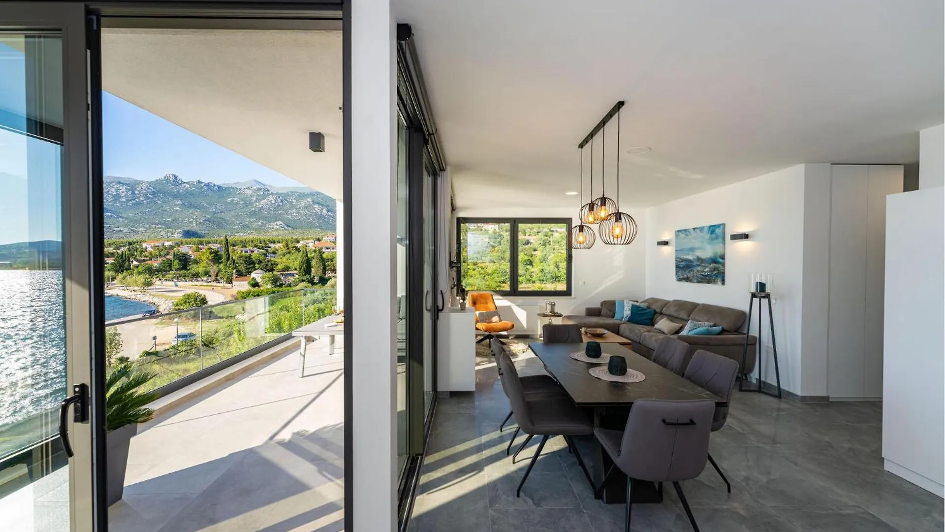 2 Bedroom Beautiful Apartment In Rovanjska